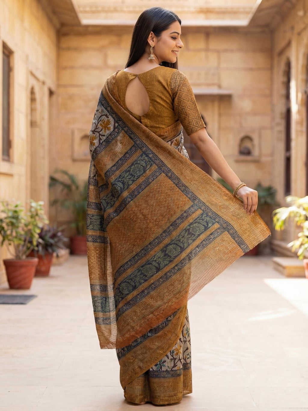 Grey Silk Blend Floral Saree