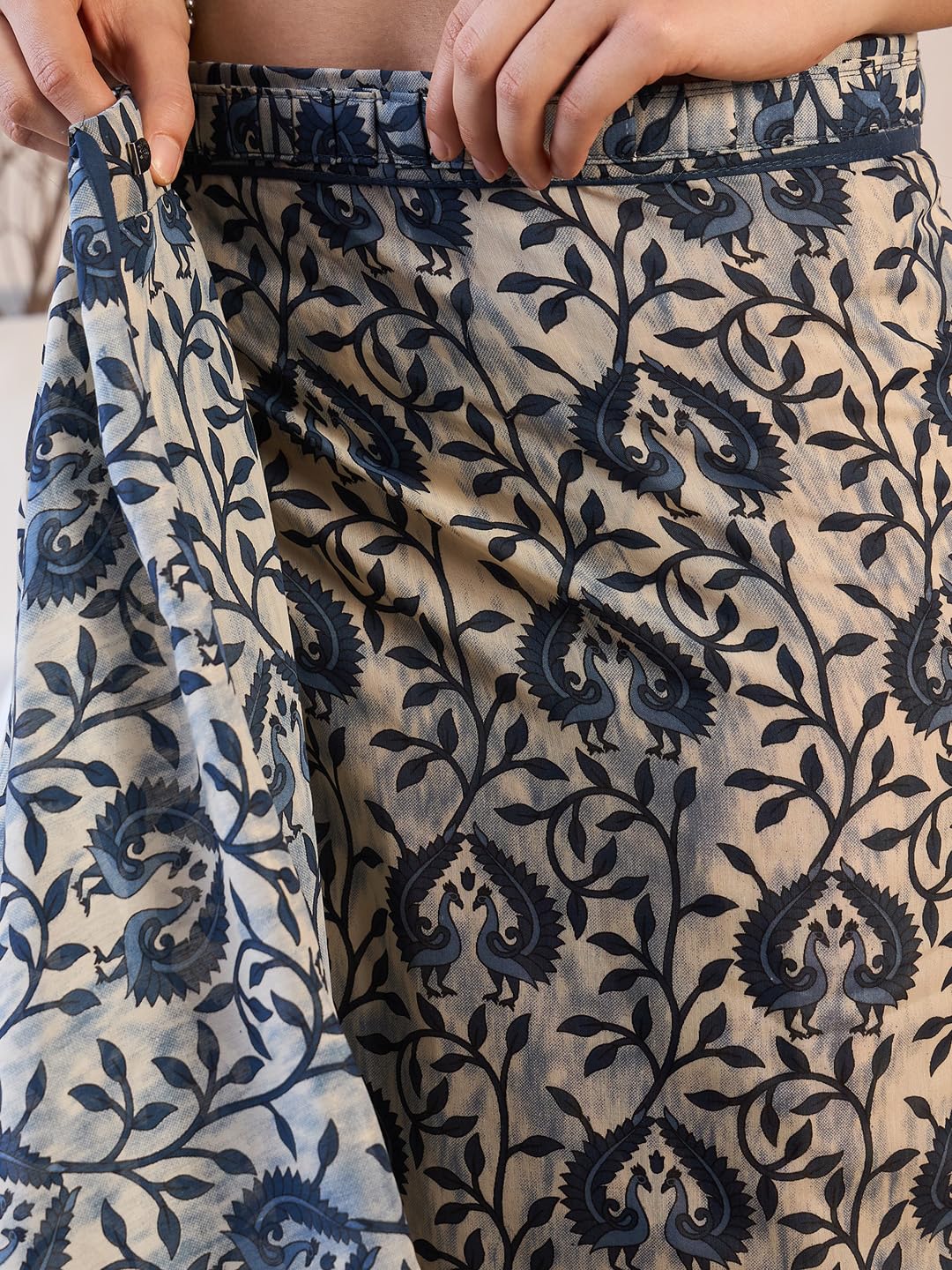 Off White Silk Abstract Saree